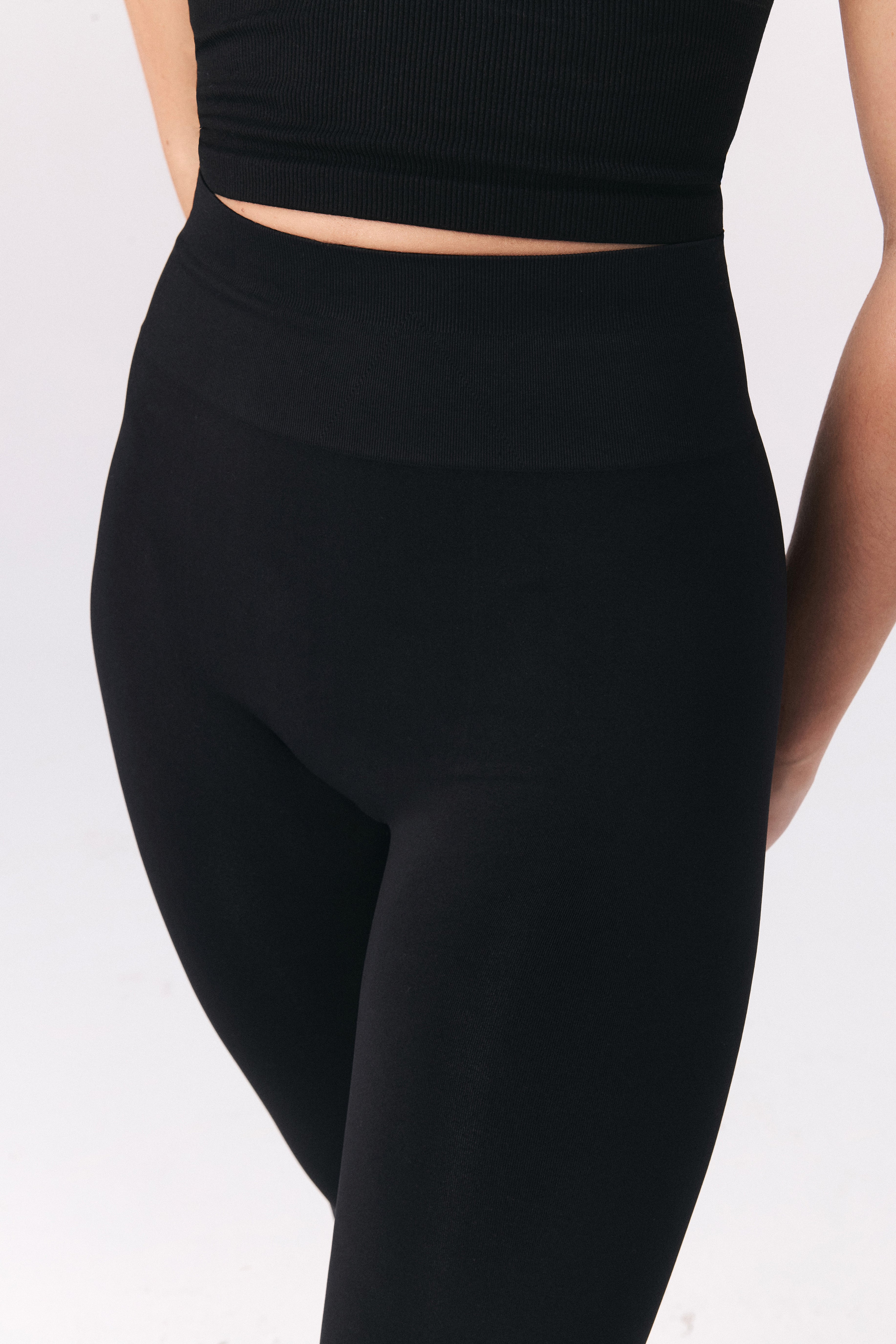 Flow Capri Legging - Black
