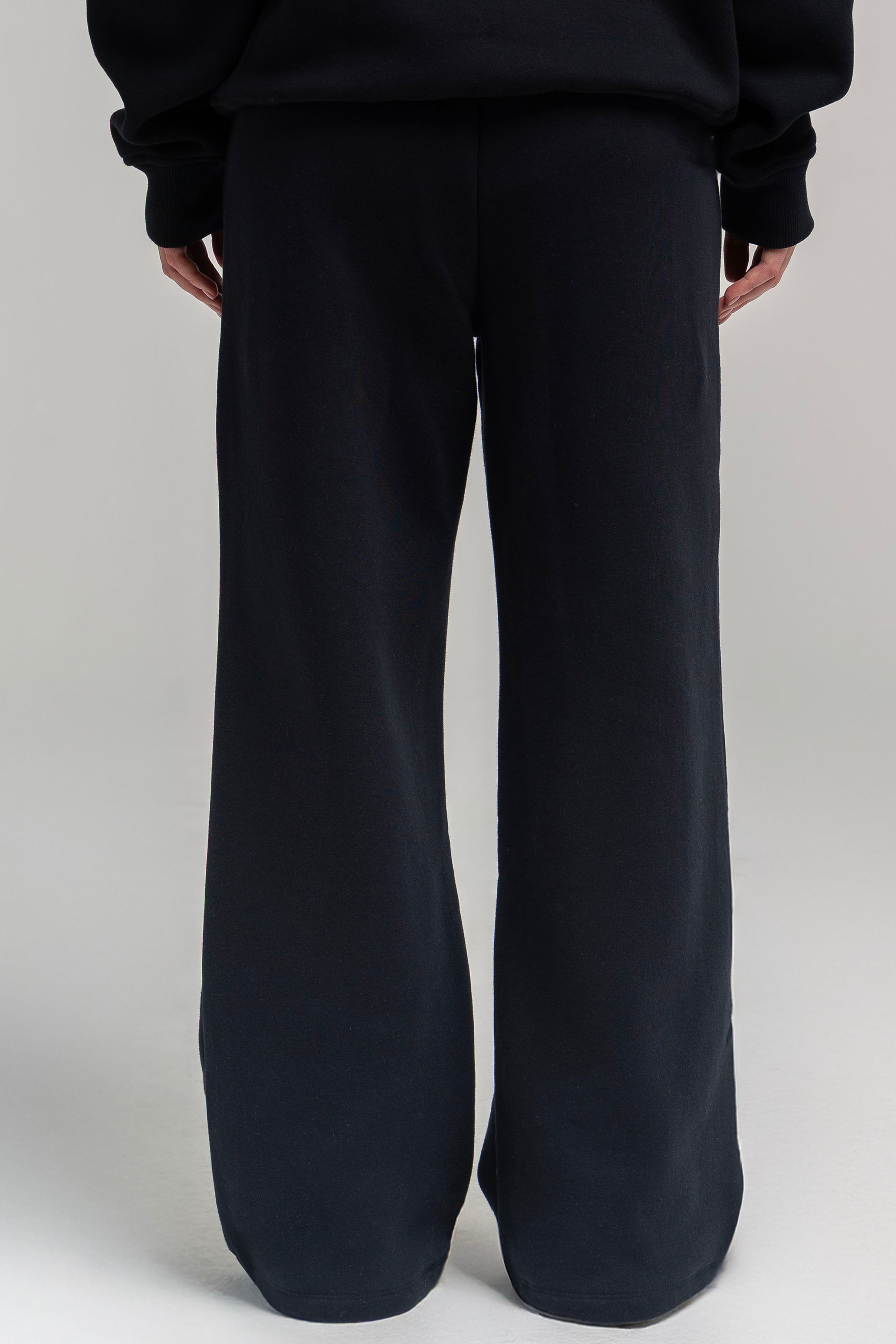 Vigorv Oversized Cozy Joggers - Jet black