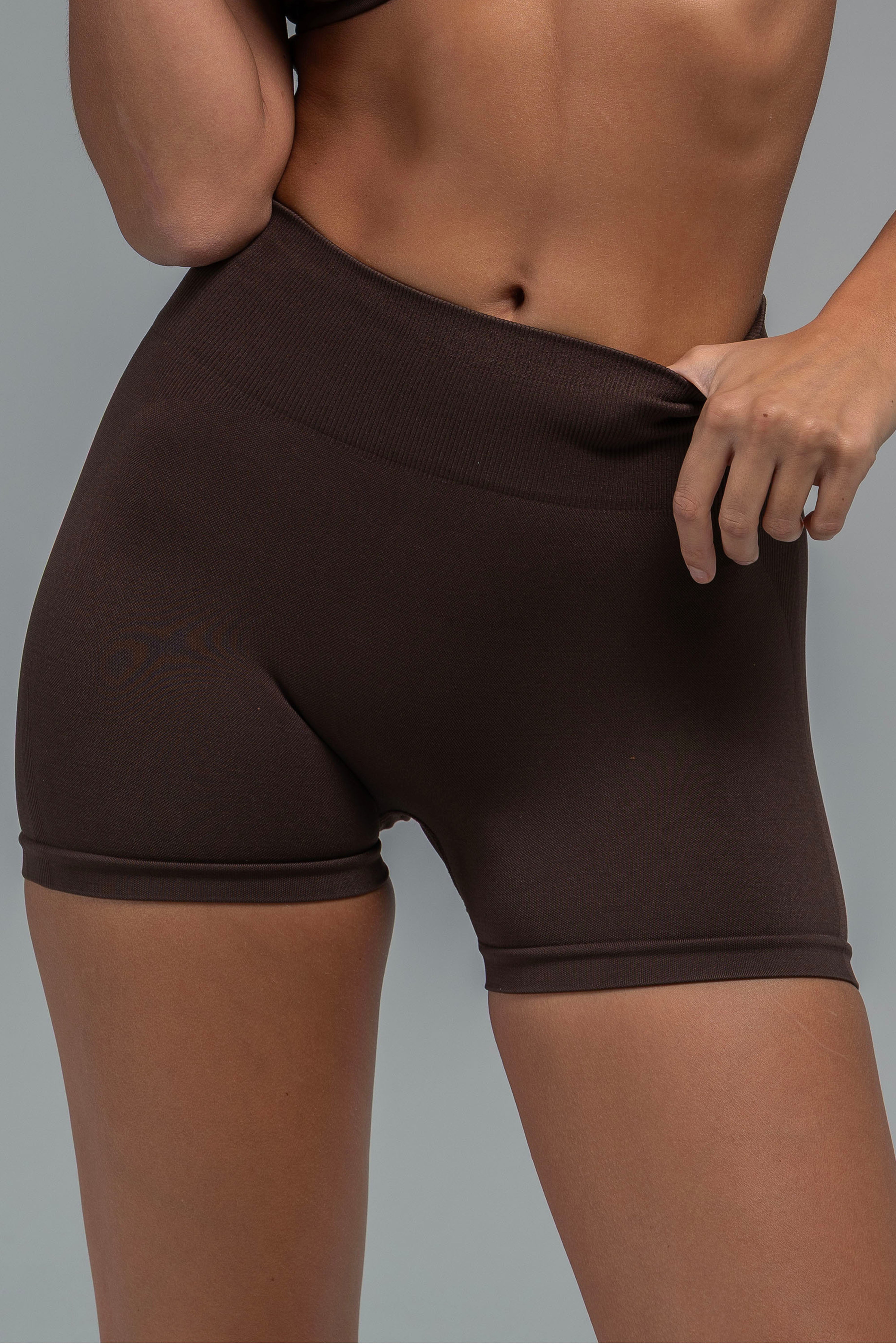 Vigorv Shaping Scrunch Shorts - Coffee