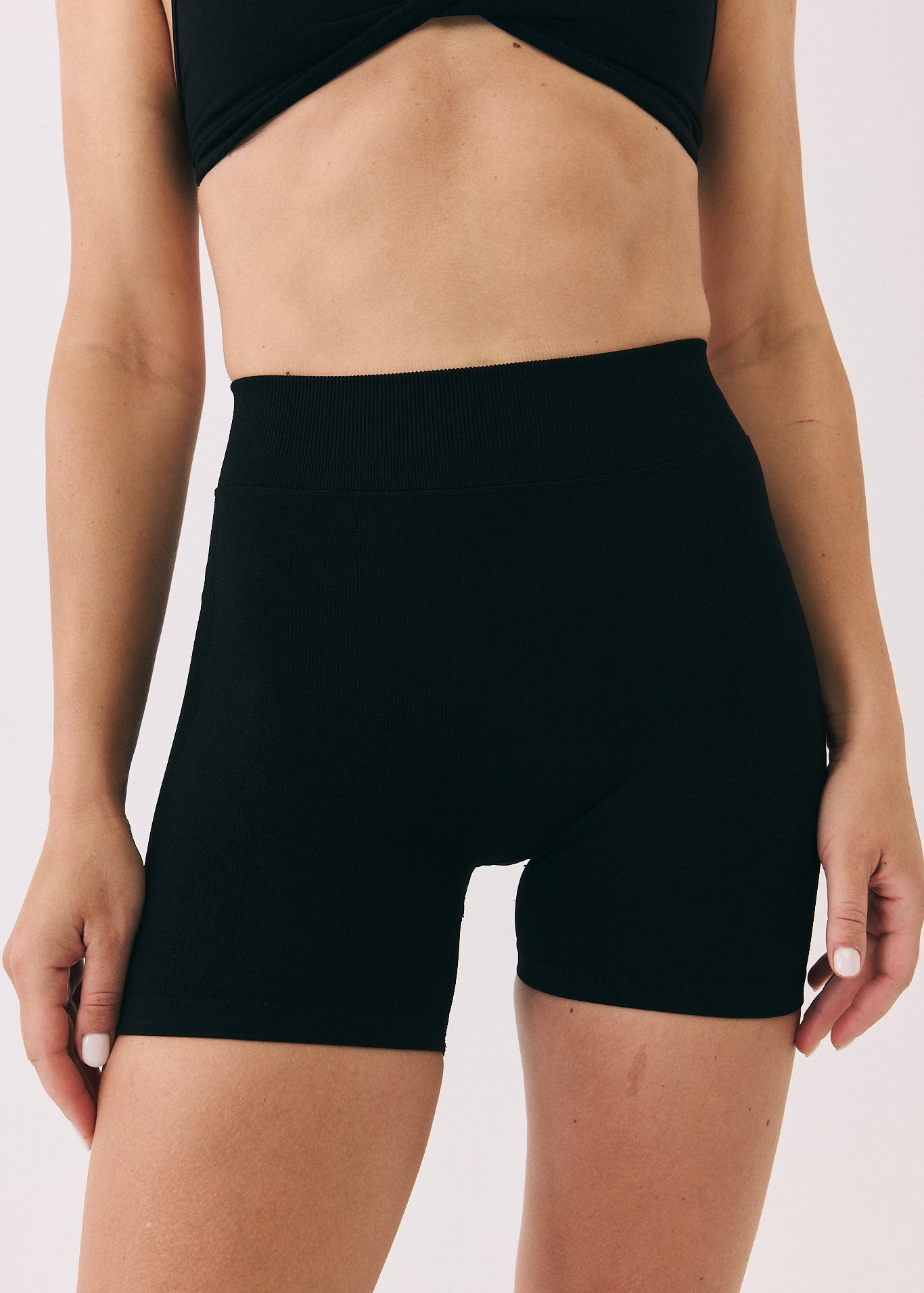 Luma Shorts - Black