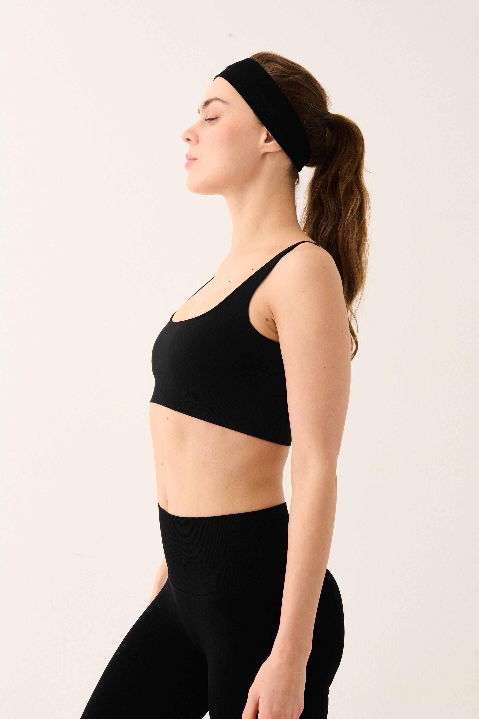 Niva Seamless Headband -Black