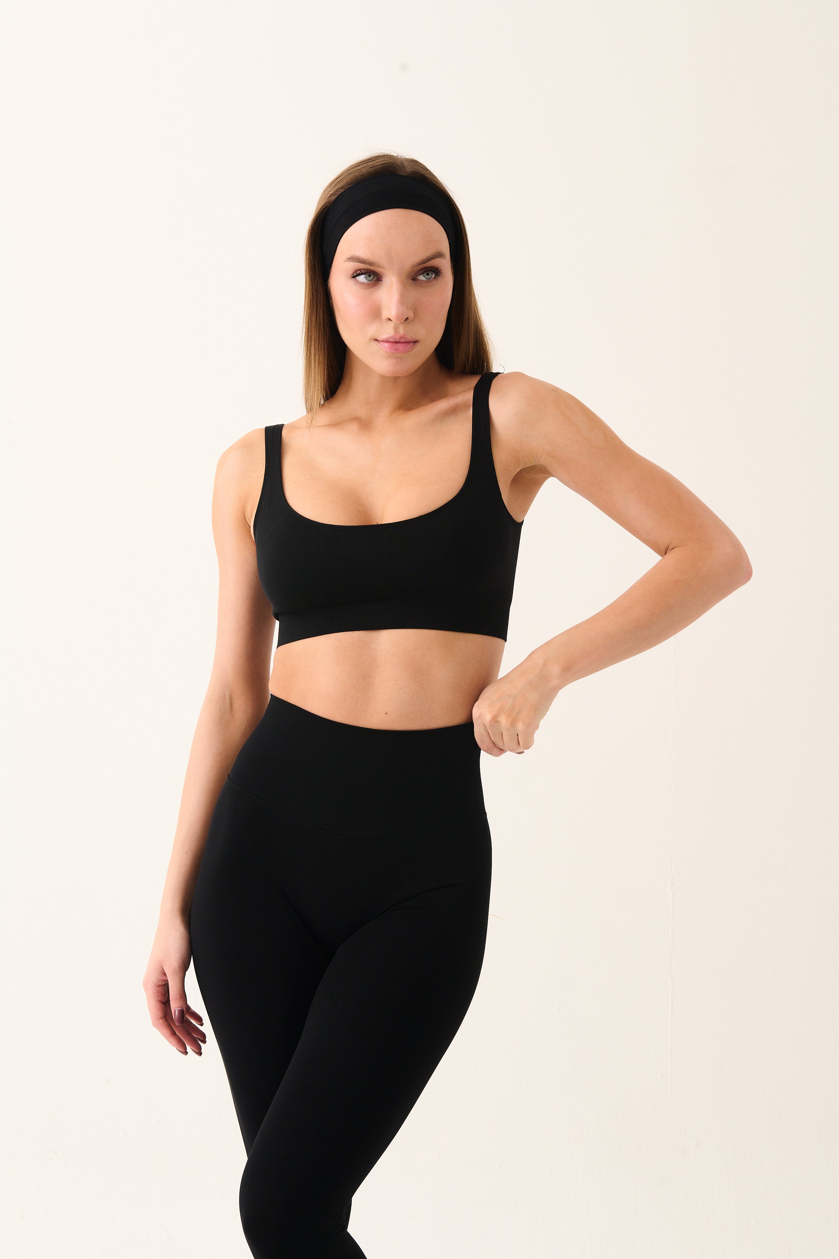 Niva Seamless Headband -Black